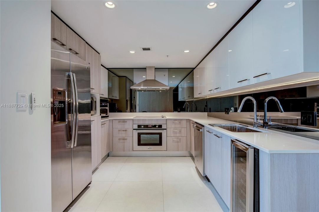 Recently Rented: $5,000 (1 beds, 2 baths, 959 Square Feet)