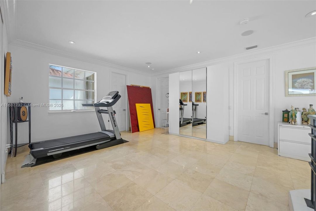 For Sale: $3,200,000 (5 beds, 5 baths, 4102 Square Feet)