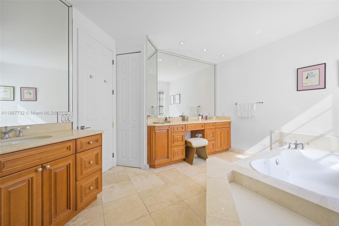 For Sale: $3,200,000 (5 beds, 5 baths, 4102 Square Feet)