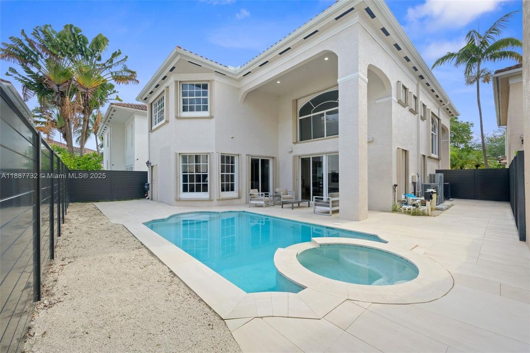 For Sale: $3,200,000 (5 beds, 5 baths, 4102 Square Feet)