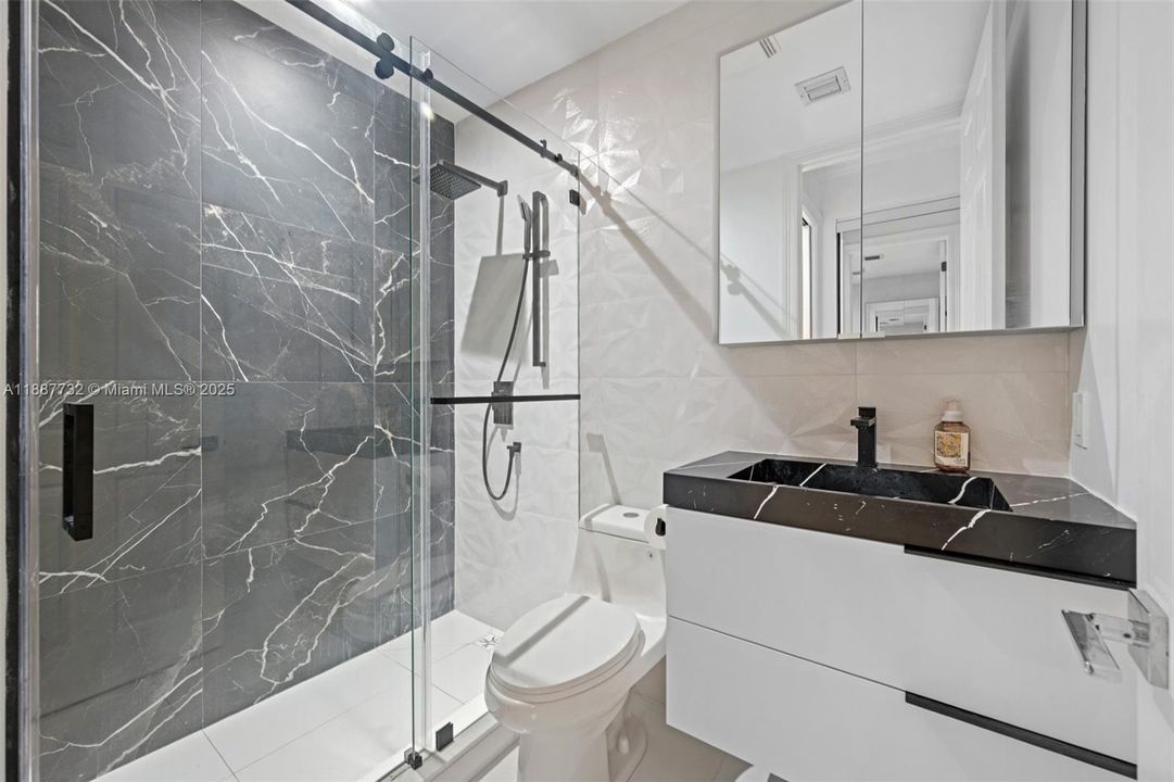 For Sale: $3,200,000 (5 beds, 5 baths, 4102 Square Feet)