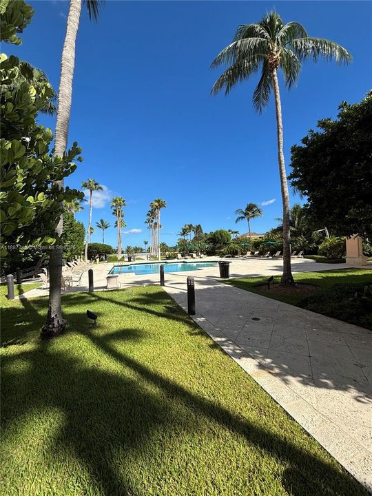 Vendido Recientemente: $5,000,000 (3 camas, 4 baños, 3084 Pies cuadrados)