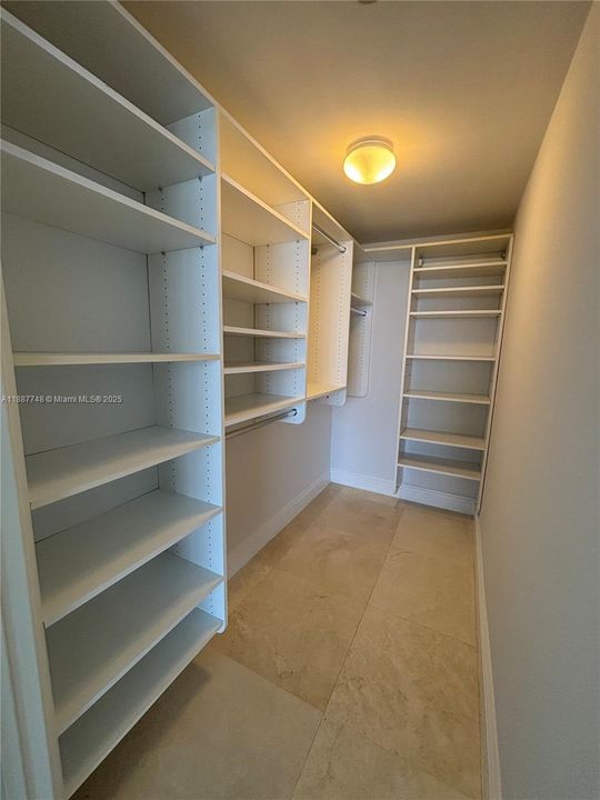 walking closet