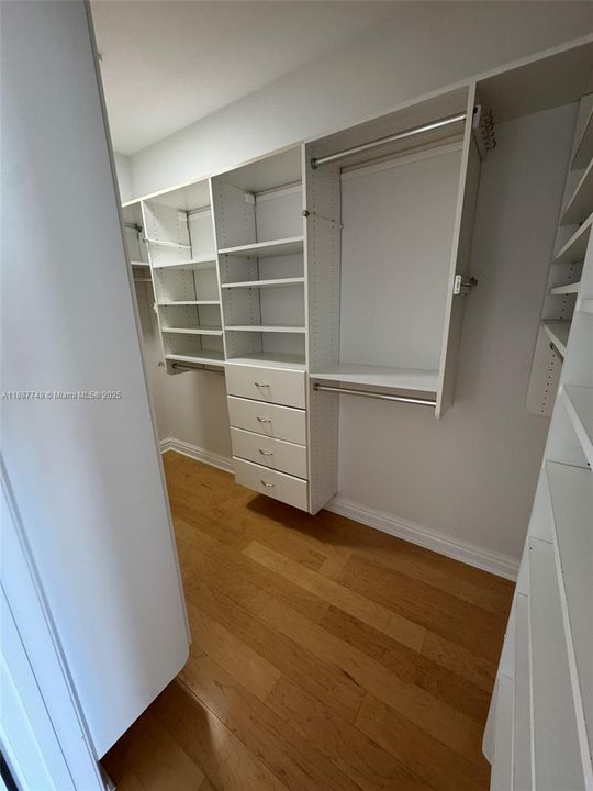 Walking Closet Primary room