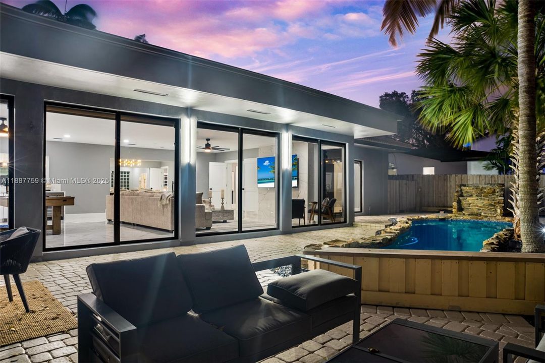 For Rent: $16,500 (4 beds, 3 baths, 3158 Square Feet)