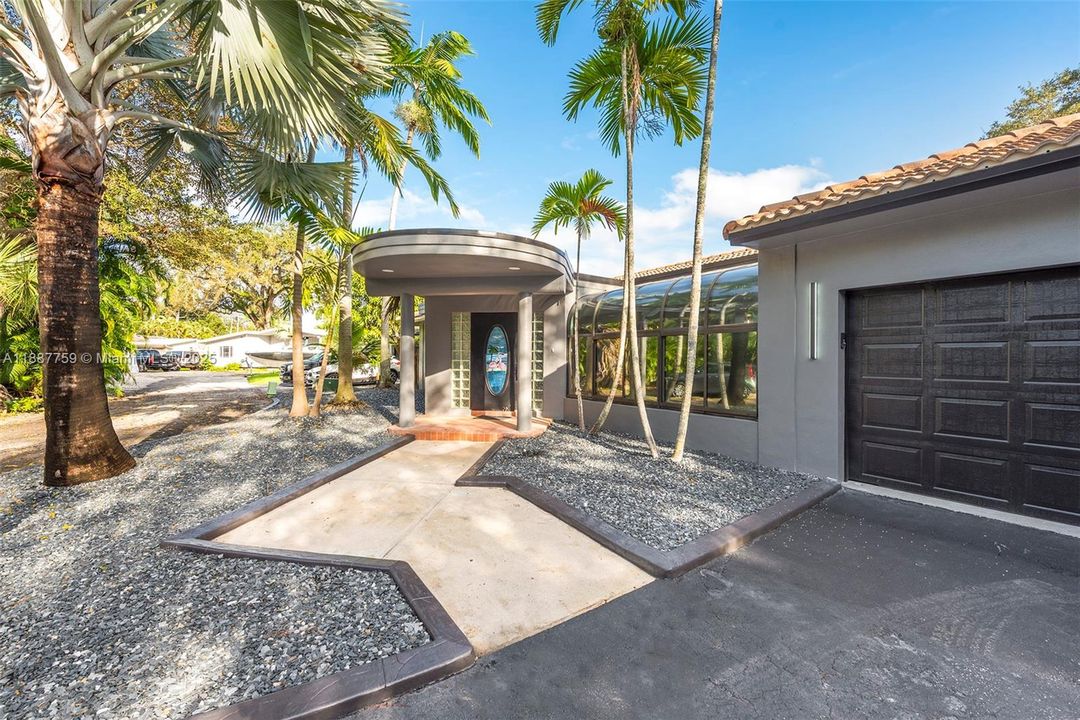 For Rent: $16,500 (4 beds, 3 baths, 3158 Square Feet)