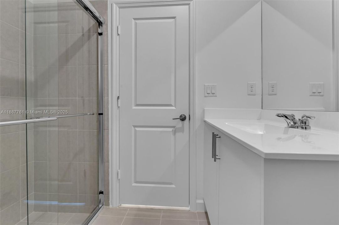 出租: $5,500 (5 贝兹, 4 浴室, 0 平方英尺)