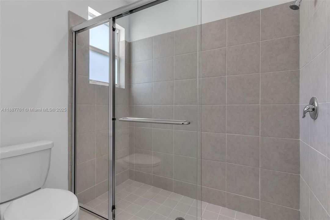 出租: $5,500 (5 贝兹, 4 浴室, 0 平方英尺)