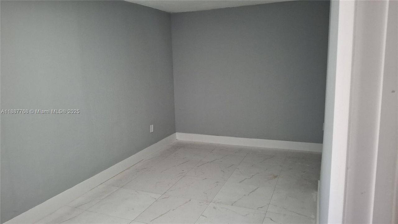 最近租的: $2,000 (2 贝兹, 1 浴室, 2152 平方英尺)