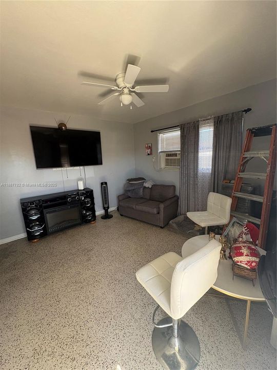 Activo con contrato: $650,000 (0 camas, 0 baños, 2135 Pies cuadrados)