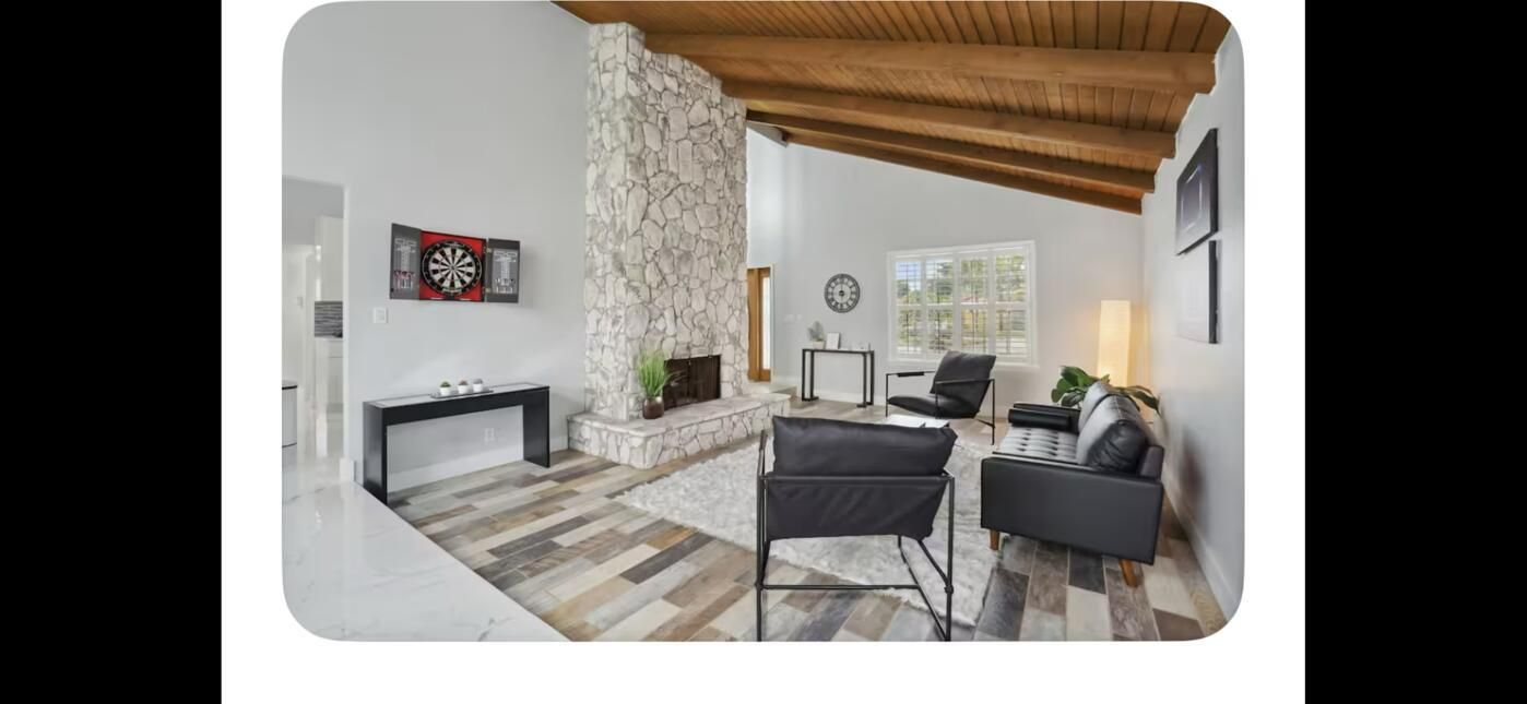 Living Room w/Fire place