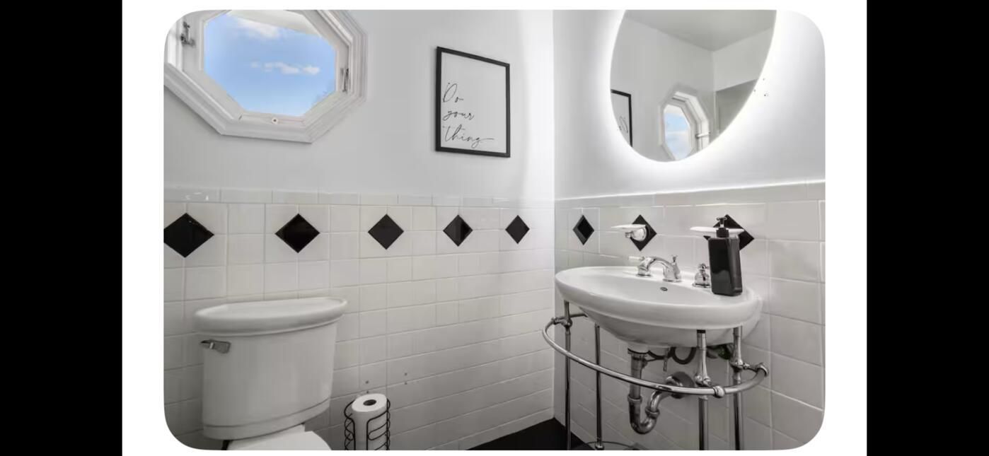 2nd Bathroom