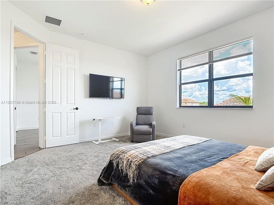 For Sale: $329,000 (3 beds, 2 baths, 1924 Square Feet)