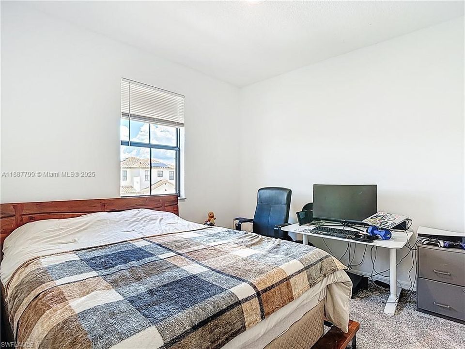 For Sale: $329,000 (3 beds, 2 baths, 1924 Square Feet)