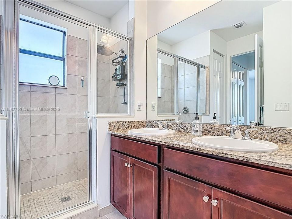 For Sale: $329,000 (3 beds, 2 baths, 1924 Square Feet)