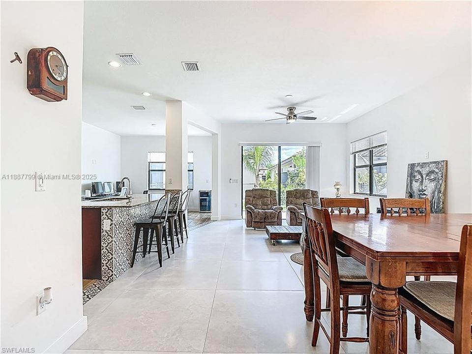 For Sale: $329,000 (3 beds, 2 baths, 1924 Square Feet)