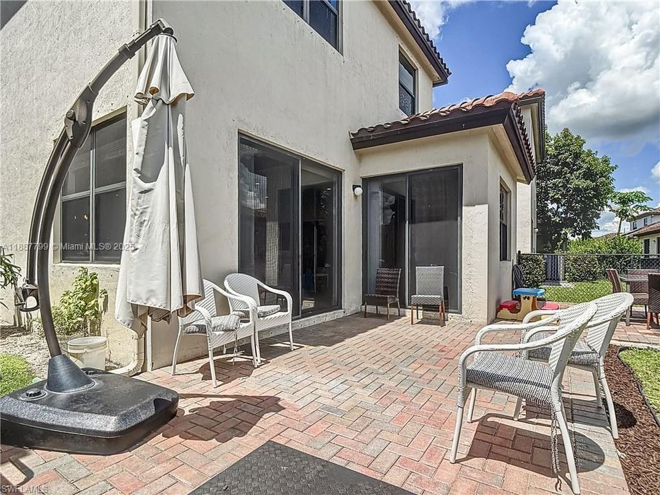 For Sale: $329,000 (3 beds, 2 baths, 1924 Square Feet)