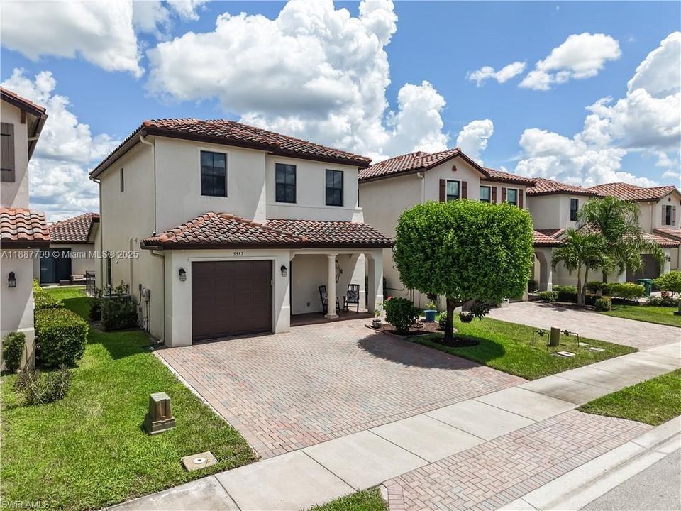 For Sale: $329,000 (3 beds, 2 baths, 1924 Square Feet)