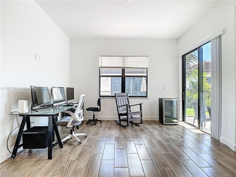 For Sale: $329,000 (3 beds, 2 baths, 1924 Square Feet)