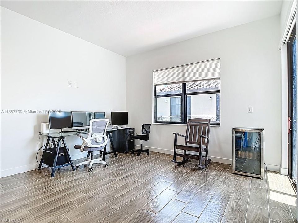 For Sale: $329,000 (3 beds, 2 baths, 1924 Square Feet)