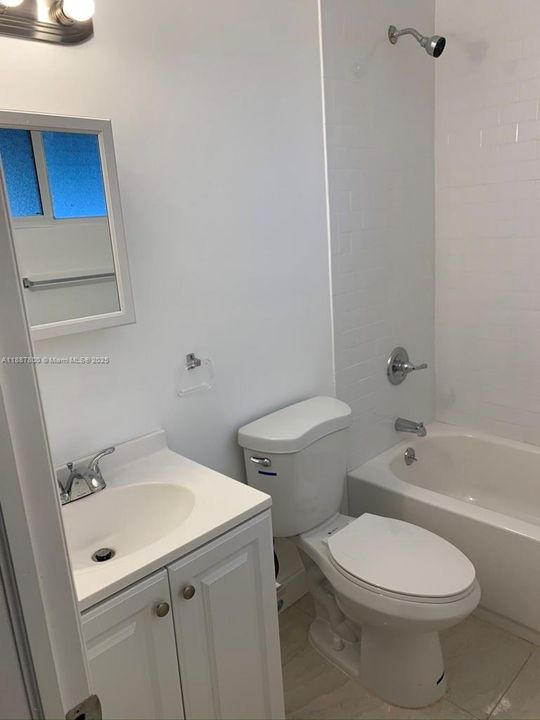 Active With Contract: $1,700 (1 beds, 1 baths, 0 Square Feet)