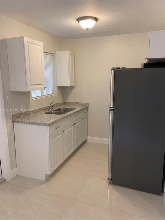 Active With Contract: $1,700 (1 beds, 1 baths, 0 Square Feet)