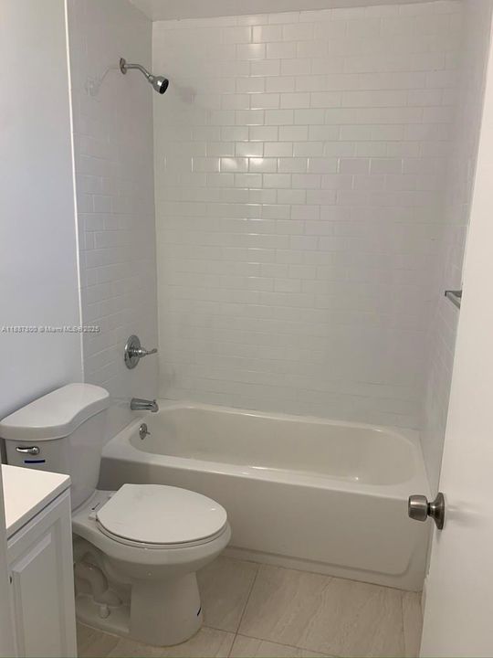 Active With Contract: $1,700 (1 beds, 1 baths, 0 Square Feet)