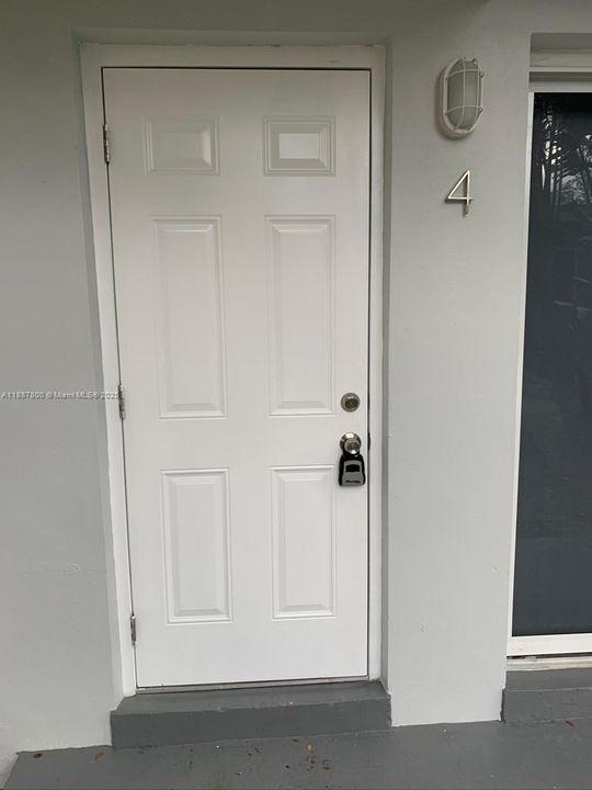 Active With Contract: $1,700 (1 beds, 1 baths, 0 Square Feet)