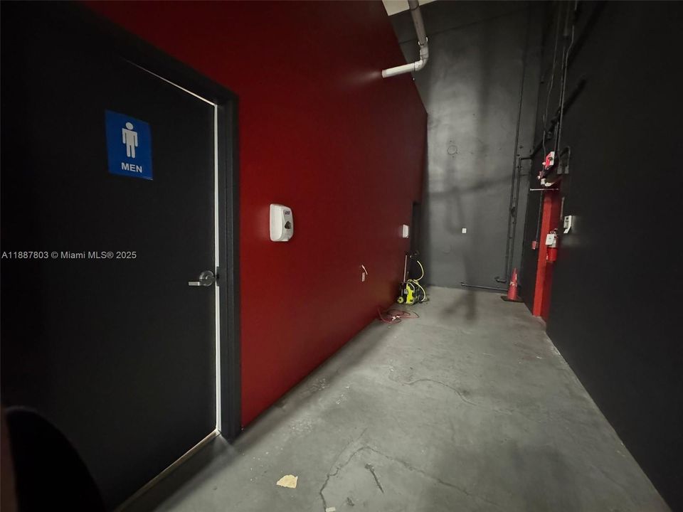 出租: $21,700 (0 贝兹, 0 浴室, 0 平方英尺)