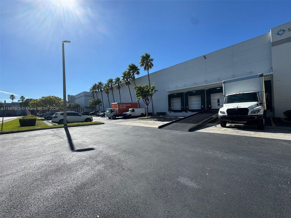 出租: $21,700 (0 贝兹, 0 浴室, 0 平方英尺)