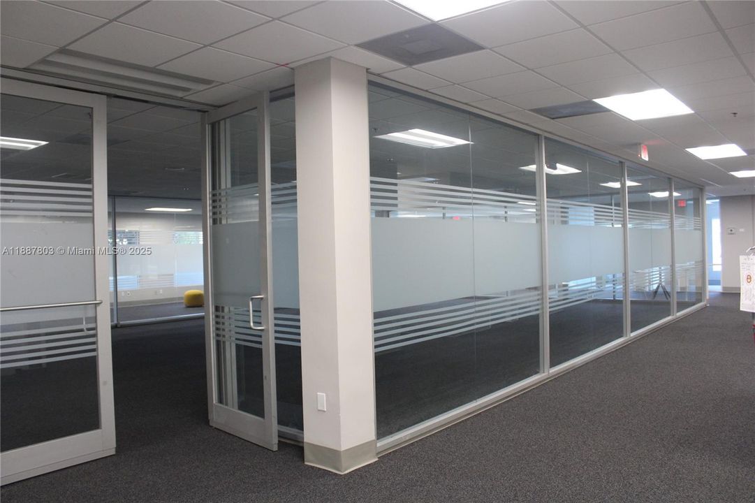 出租: $21,700 (0 贝兹, 0 浴室, 0 平方英尺)