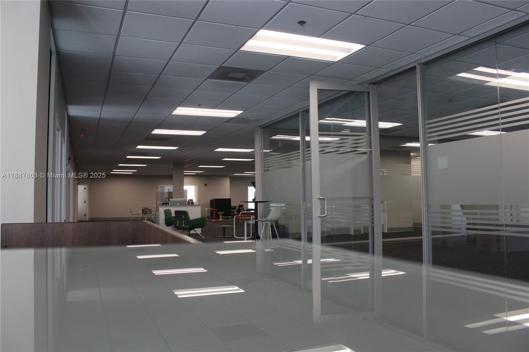 出租: $21,700 (0 贝兹, 0 浴室, 0 平方英尺)