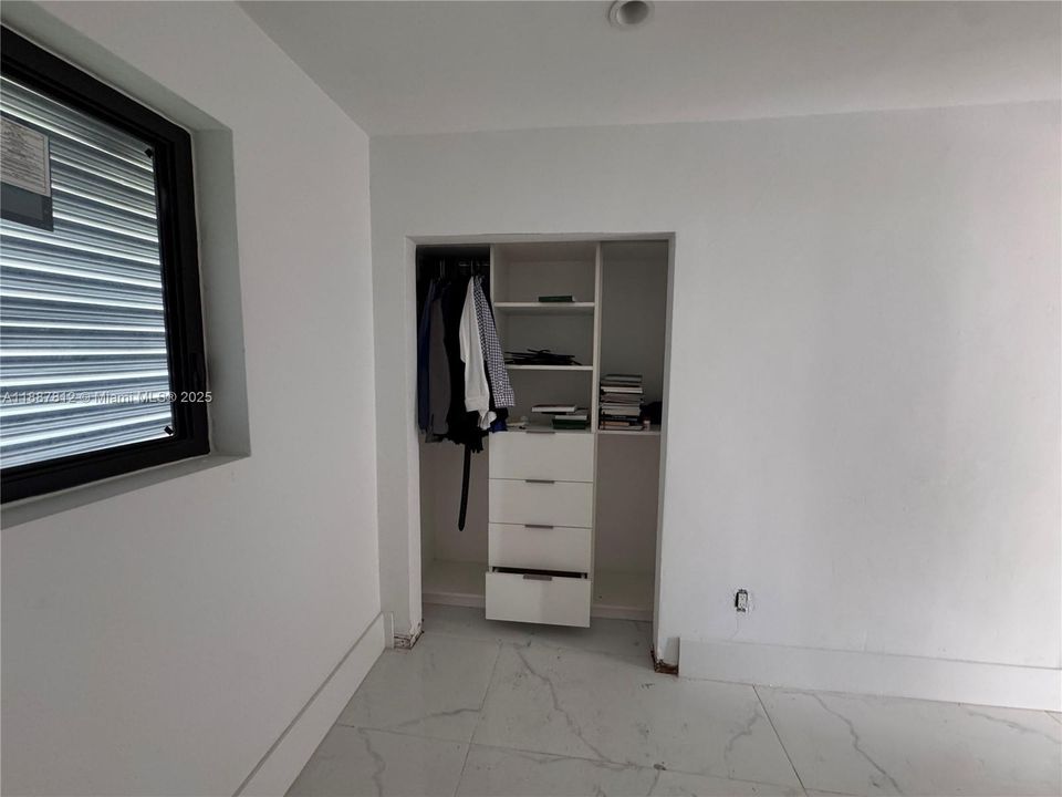 For Rent: $4,800 (3 beds, 2 baths, 1499 Square Feet)