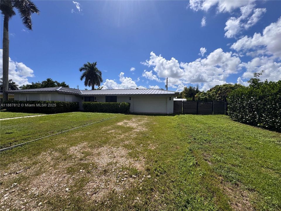 For Rent: $4,800 (3 beds, 2 baths, 1499 Square Feet)