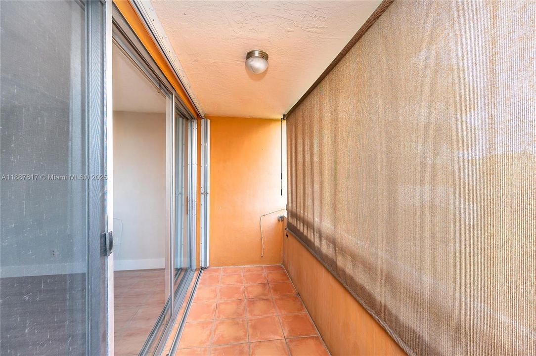 合同活跃: $260,000 (2 贝兹, 2 浴室, 1095 平方英尺)