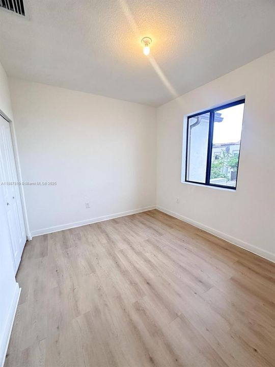 Недавно арендовано: $3,200 (3 спален, 2 ванн, 1378 Квадратных фут)