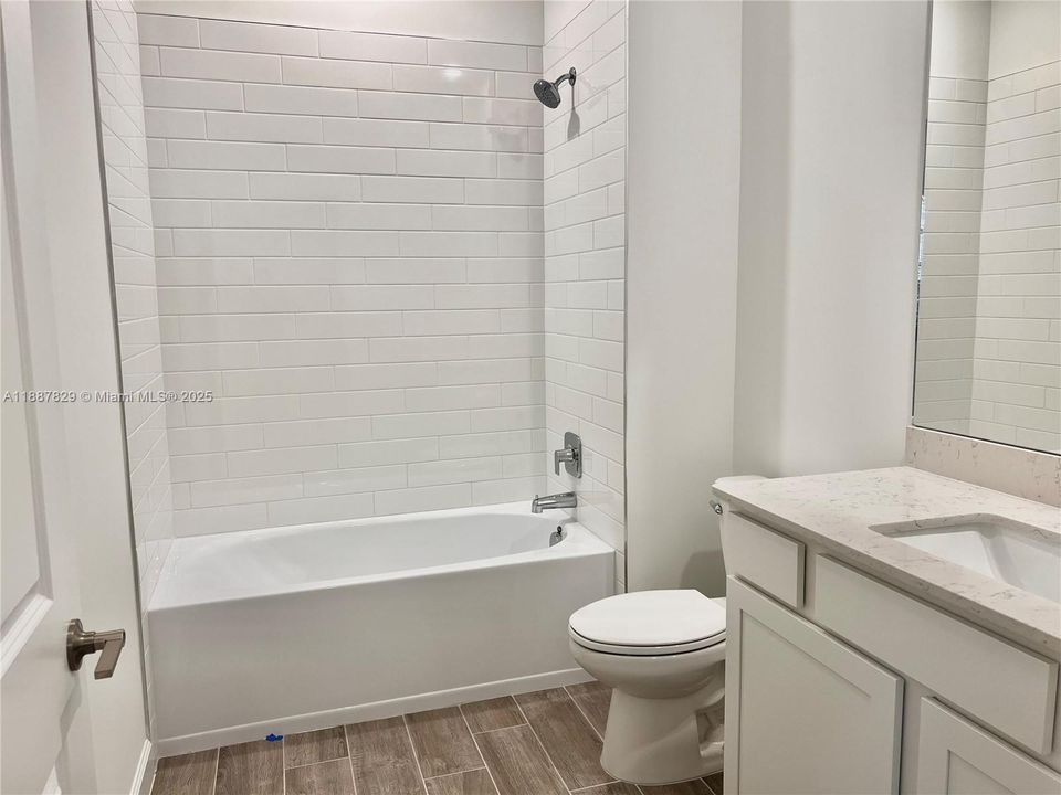 En Renta: $3,350 (3 camas, 2 baños, 1954 Pies cuadrados)