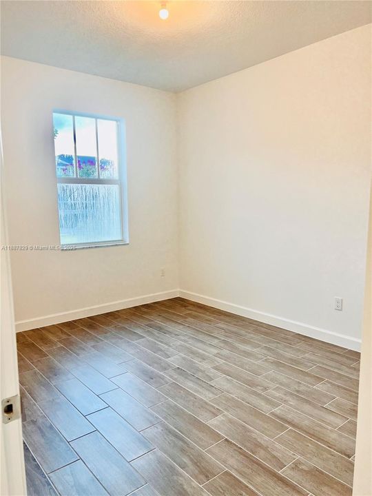 En Renta: $3,350 (3 camas, 2 baños, 1954 Pies cuadrados)