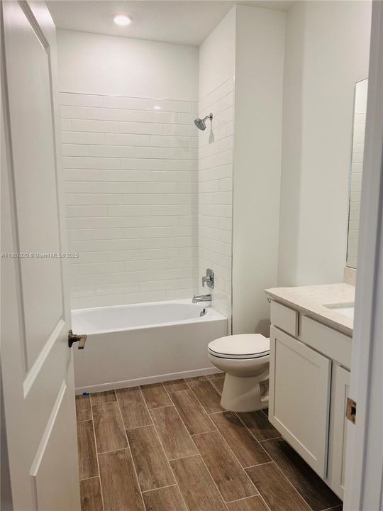 En Renta: $3,350 (3 camas, 2 baños, 1954 Pies cuadrados)