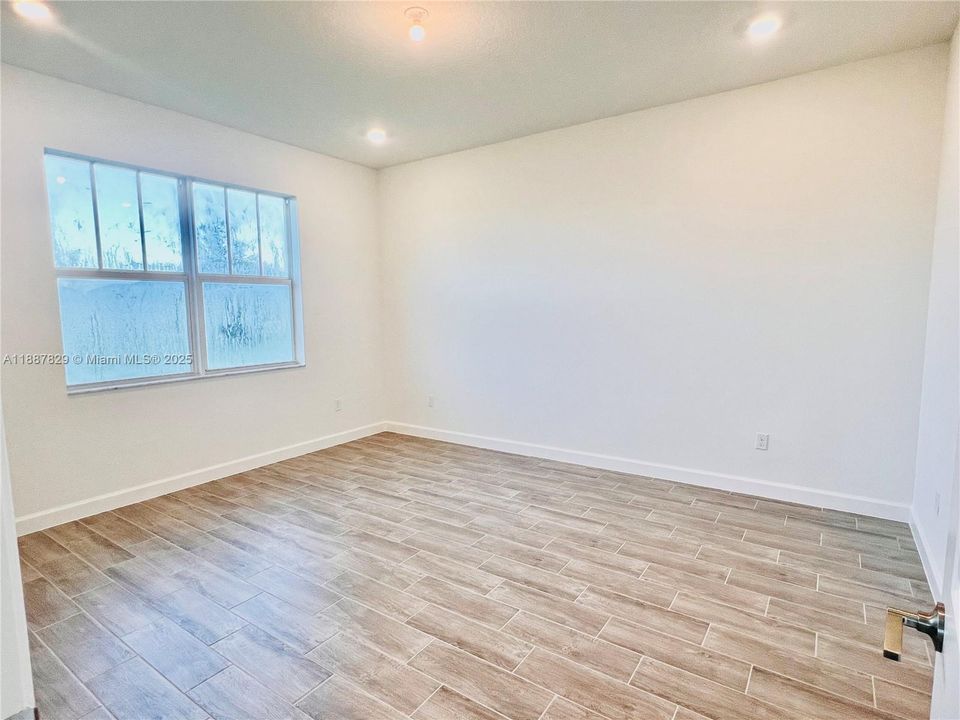 En Renta: $3,350 (3 camas, 2 baños, 1954 Pies cuadrados)