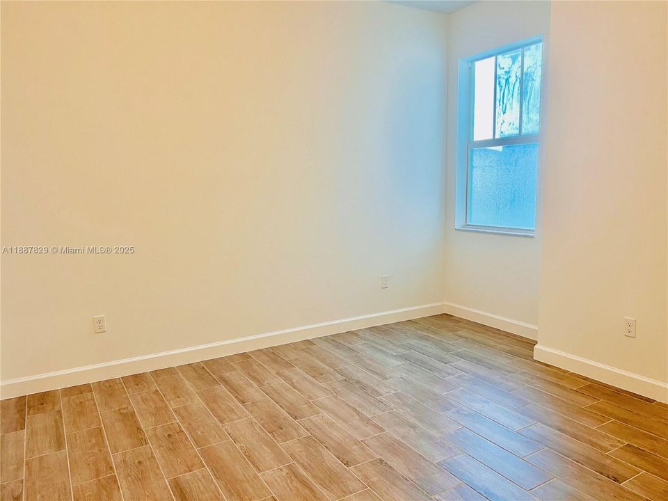 En Renta: $3,350 (3 camas, 2 baños, 1954 Pies cuadrados)