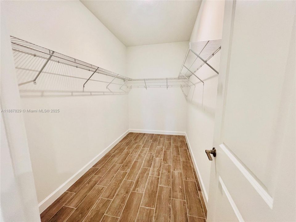 En Renta: $3,350 (3 camas, 2 baños, 1954 Pies cuadrados)