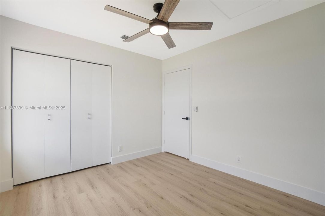 Activo con contrato: $720,000 (4 camas, 2 baños, 1927 Pies cuadrados)