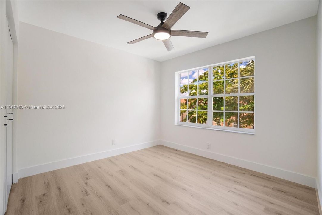 Activo con contrato: $720,000 (4 camas, 2 baños, 1927 Pies cuadrados)