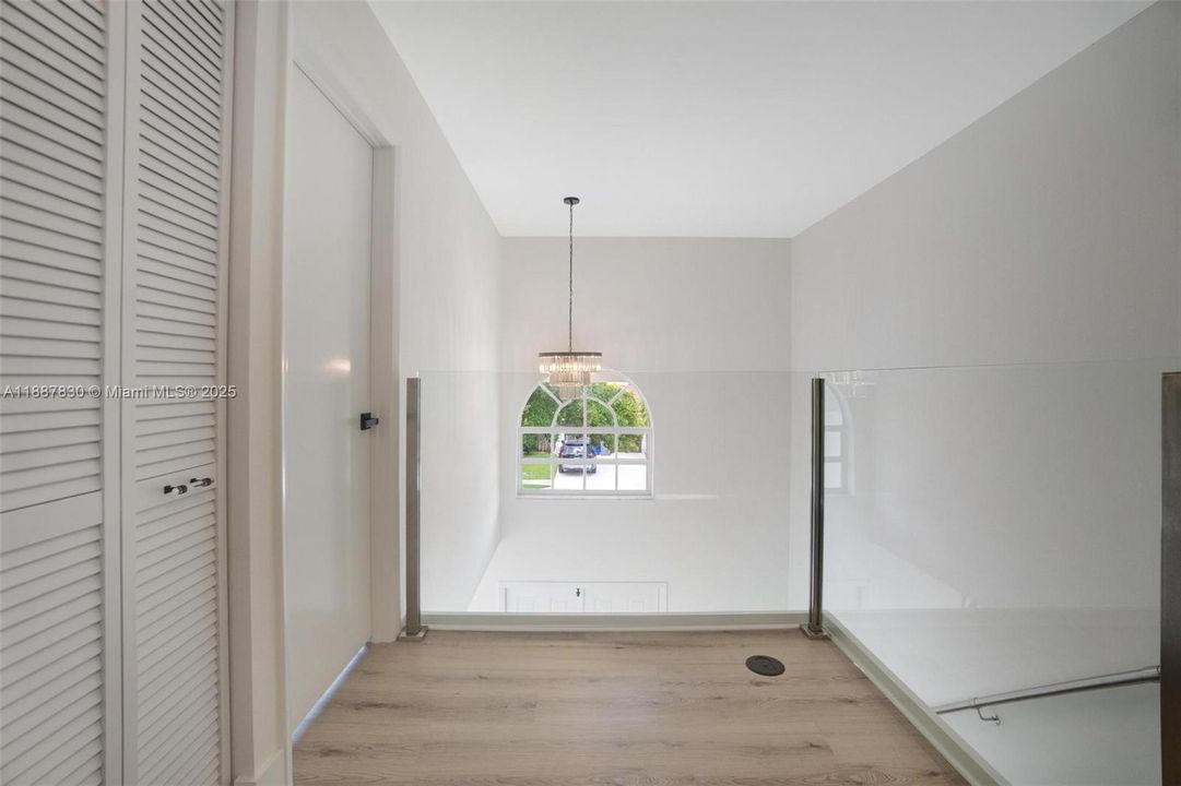 Activo con contrato: $720,000 (4 camas, 2 baños, 1927 Pies cuadrados)