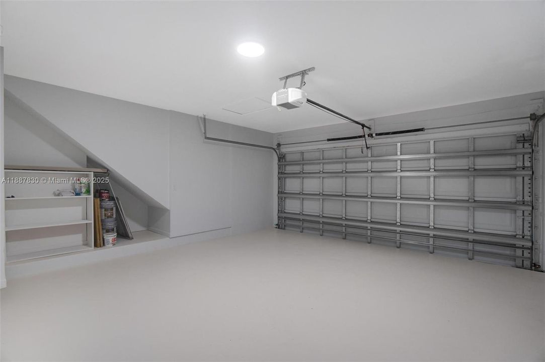 Activo con contrato: $720,000 (4 camas, 2 baños, 1927 Pies cuadrados)