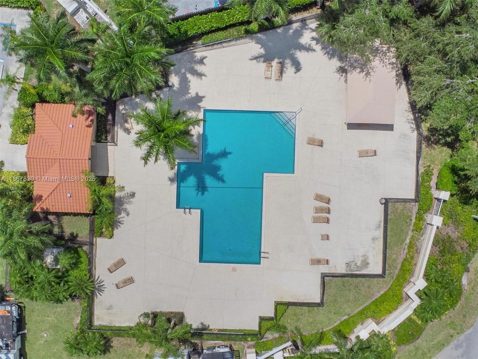 Activo con contrato: $720,000 (4 camas, 2 baños, 1927 Pies cuadrados)