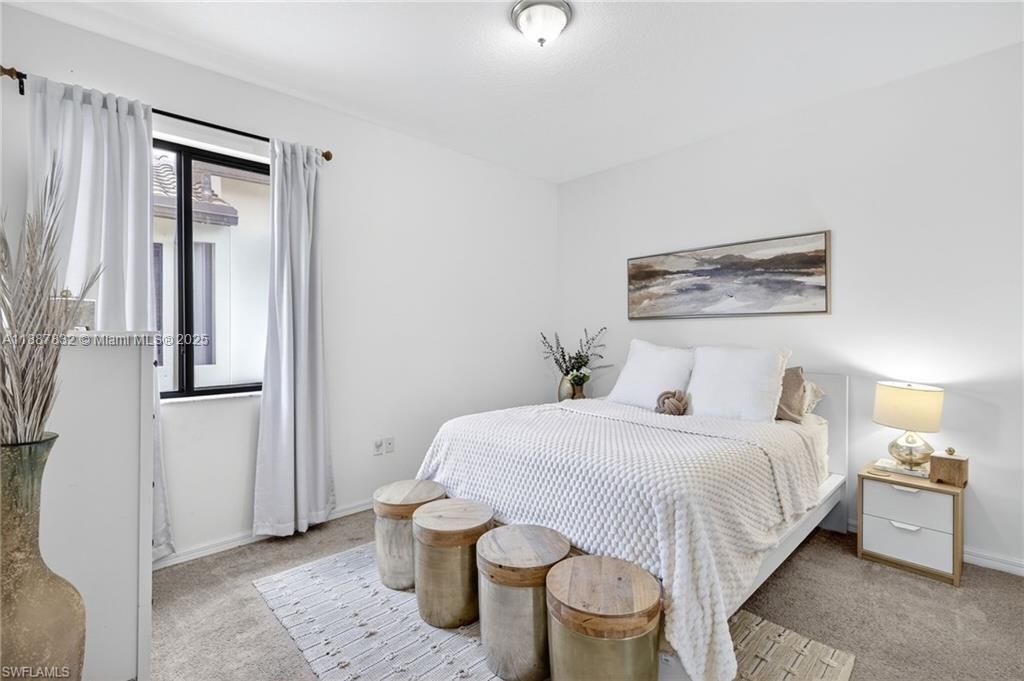 For Sale: $365,000 (3 beds, 3 baths, 1705 Square Feet)