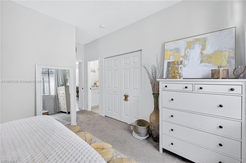 For Sale: $365,000 (3 beds, 3 baths, 1705 Square Feet)