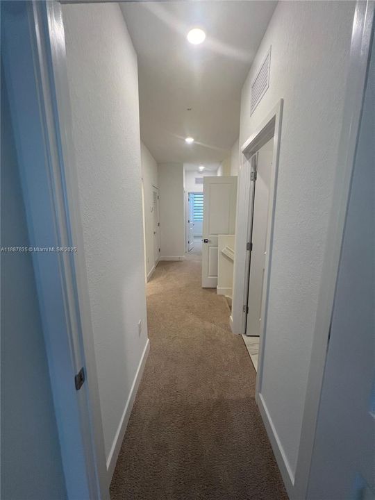 En Renta: $4,000 (4 camas, 2 baños, 2260 Pies cuadrados)